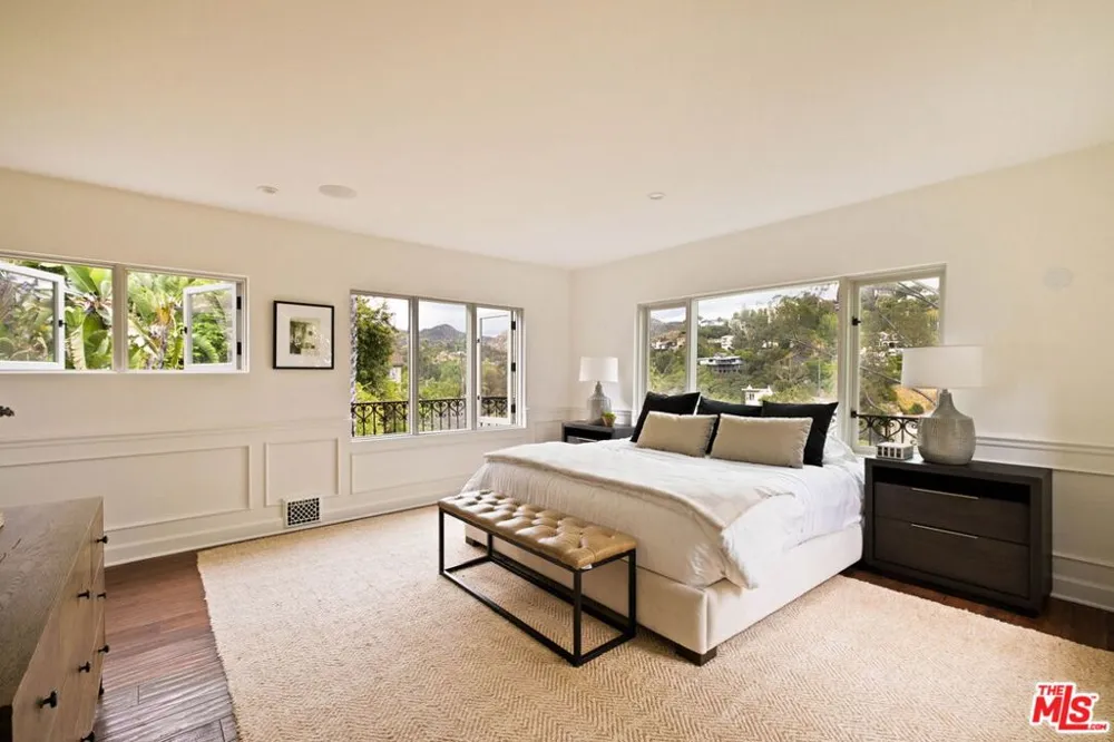 2356 Hollyridge Drive Los Angeles, CA 90068