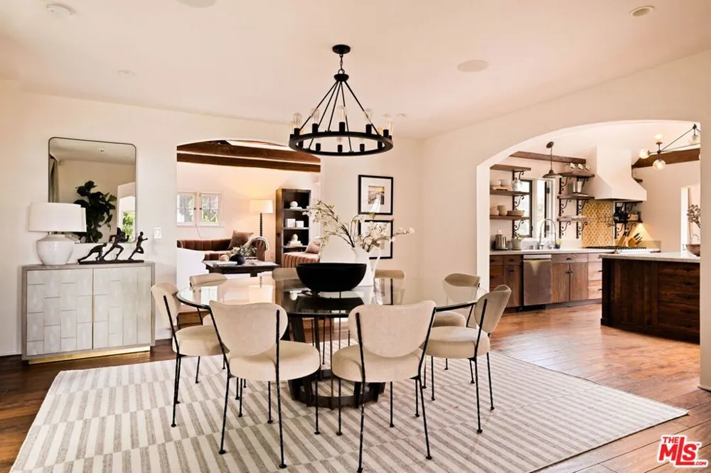 2356 Hollyridge Drive Los Angeles, CA 90068
