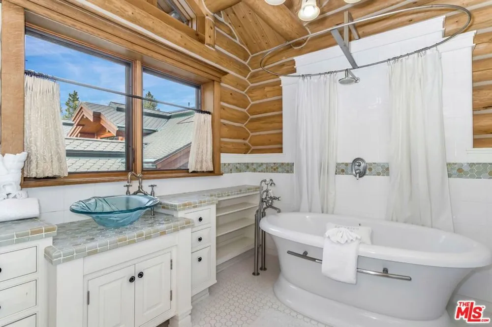 333 Leonard Ave Mammoth Lakes, CA 93529