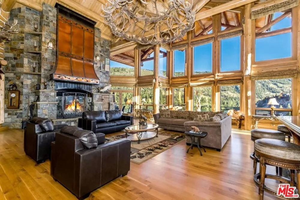 333 Leonard Ave Mammoth Lakes, CA 93529