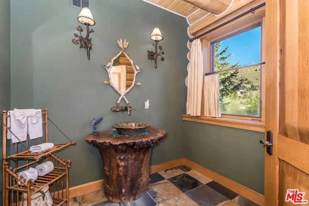 333 Leonard Ave Mammoth Lakes, CA 93529