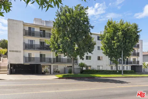 1515 S Beverly Drive #201
