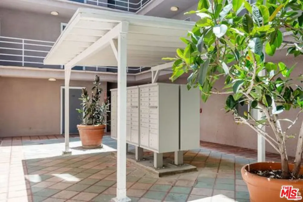 512 Veteran Avenue #316 Los Angeles, CA 90024