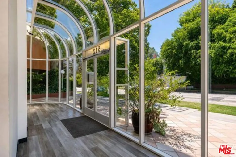 512 Veteran Avenue #316 Los Angeles, CA 90024