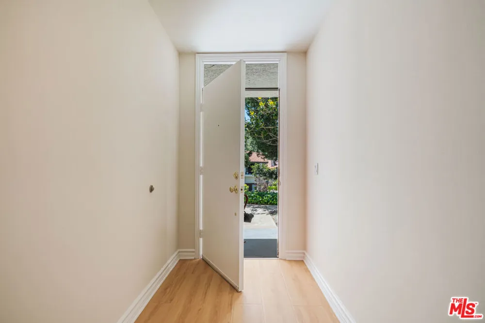 17241 Palisades Circle Pacific Palisades, CA 90272