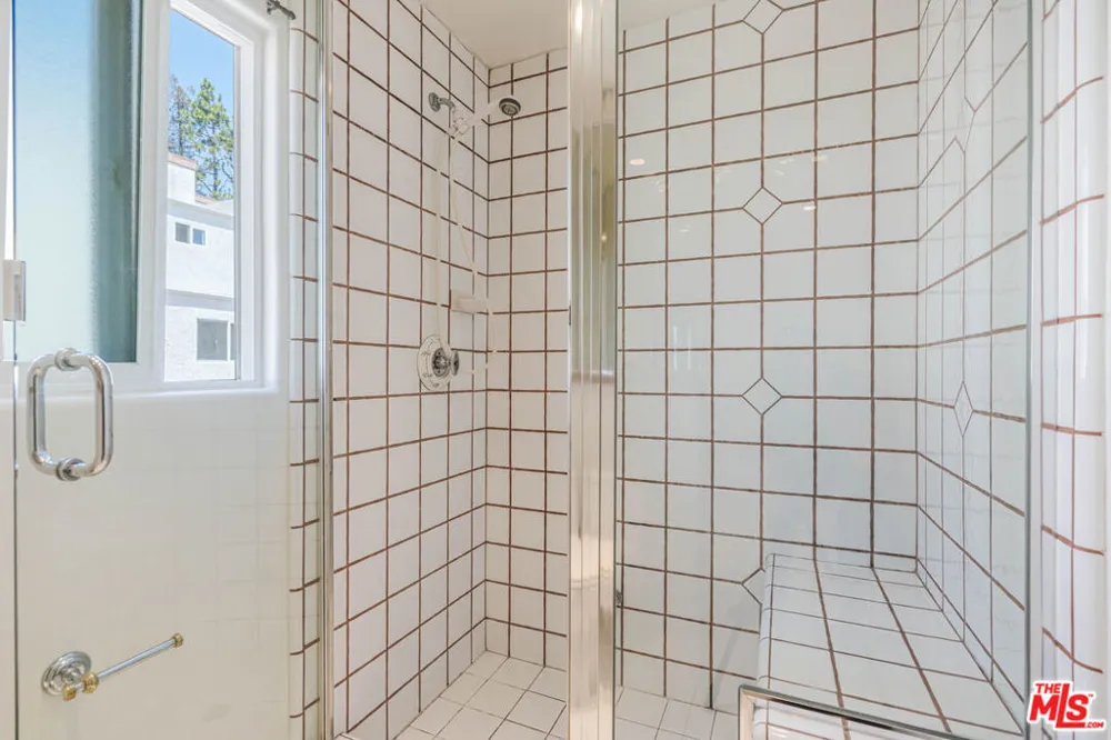 17241 Palisades Circle Pacific Palisades, CA 90272
