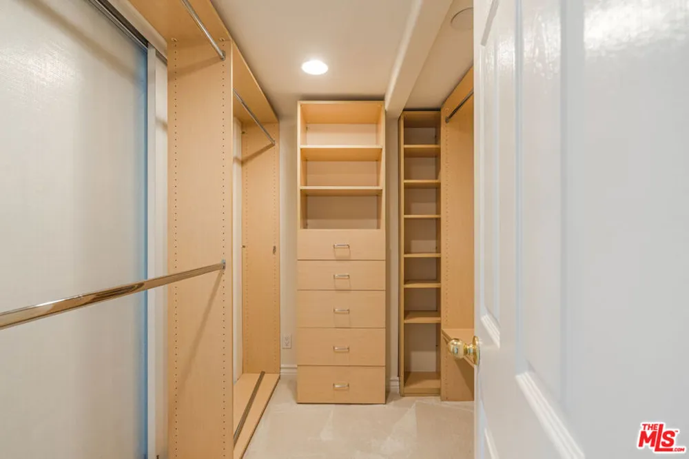 17241 Palisades Circle Pacific Palisades, CA 90272