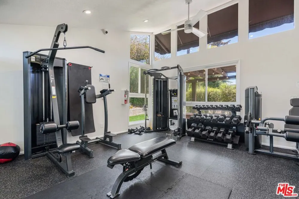 17241 Palisades Circle Pacific Palisades, CA 90272