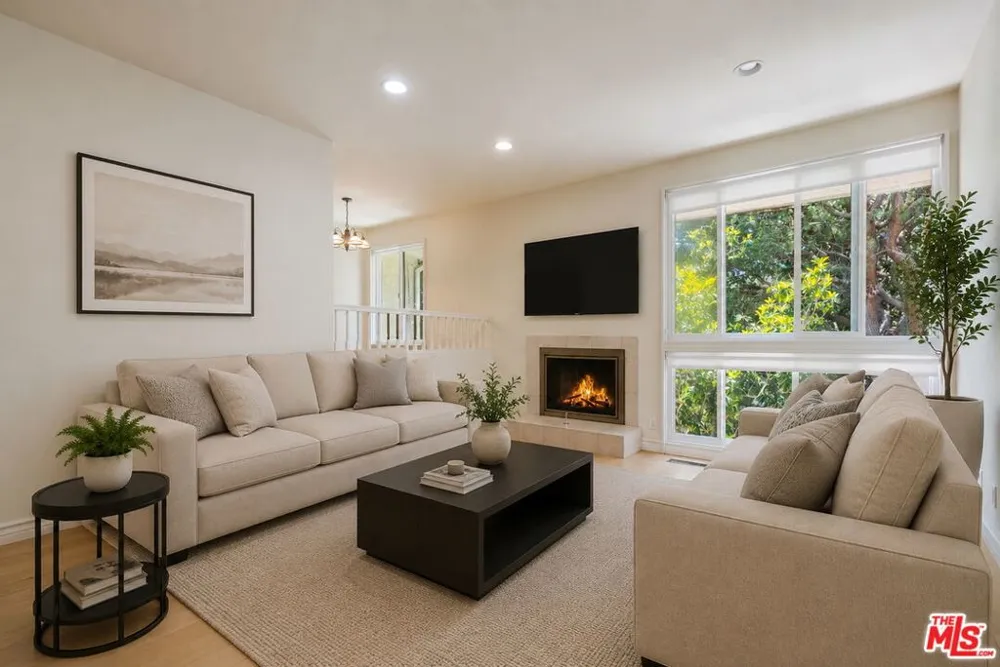 17241 Palisades Circle Pacific Palisades, CA 90272