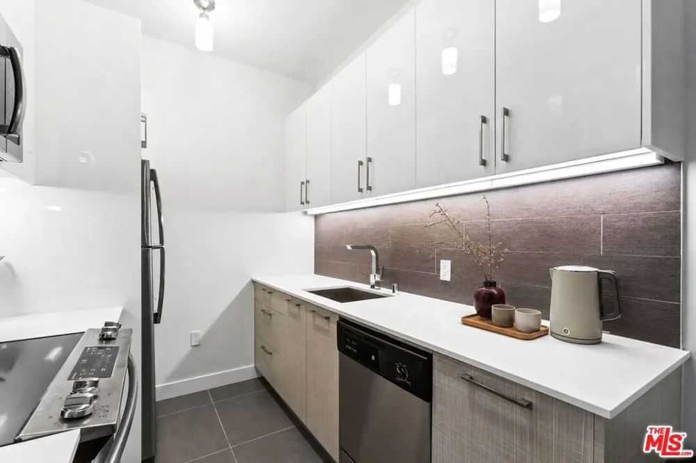 939 S Broadway #308 Los Angeles, CA 90015
