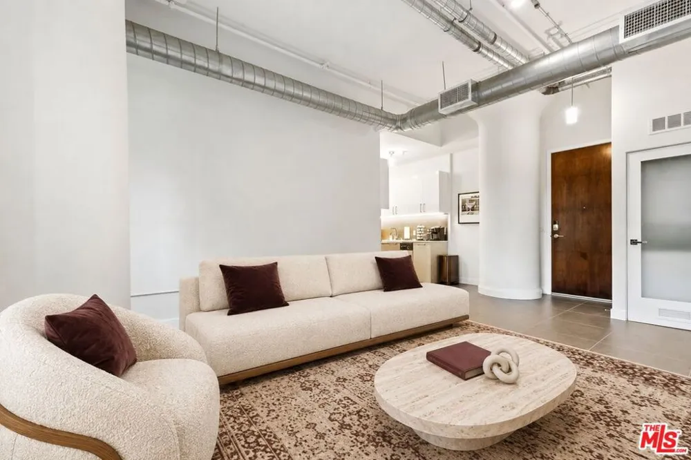939 S Broadway #308 Los Angeles, CA 90015