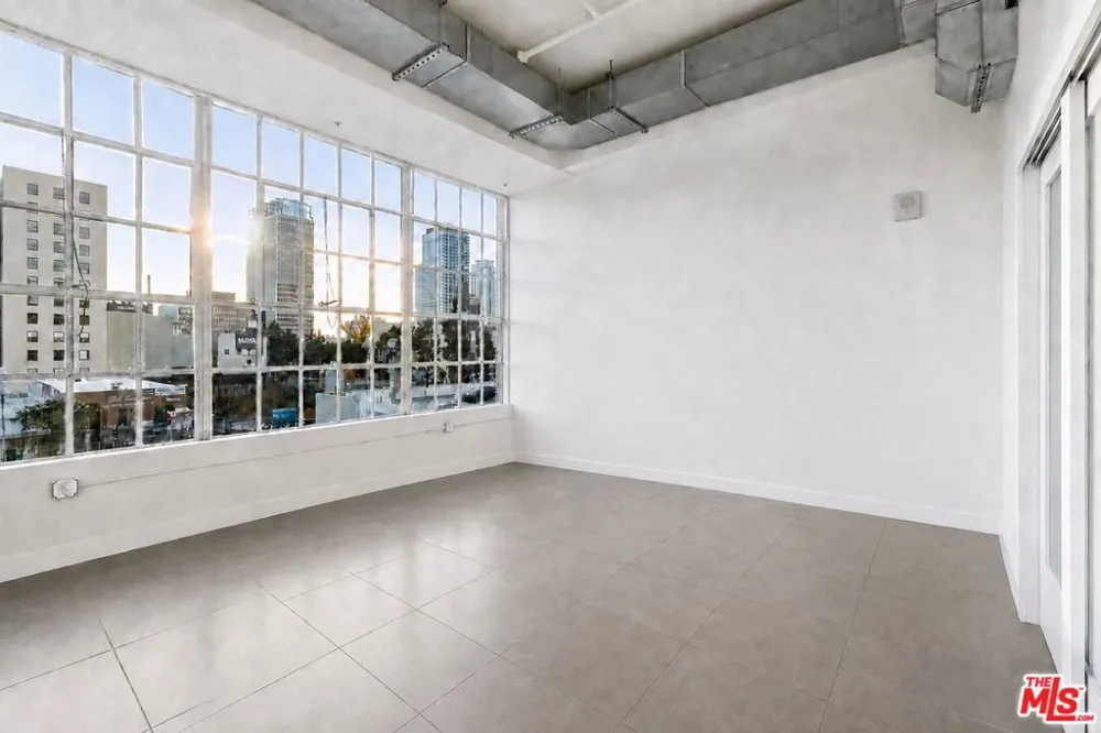 939 S Broadway #308 Los Angeles, CA 90015