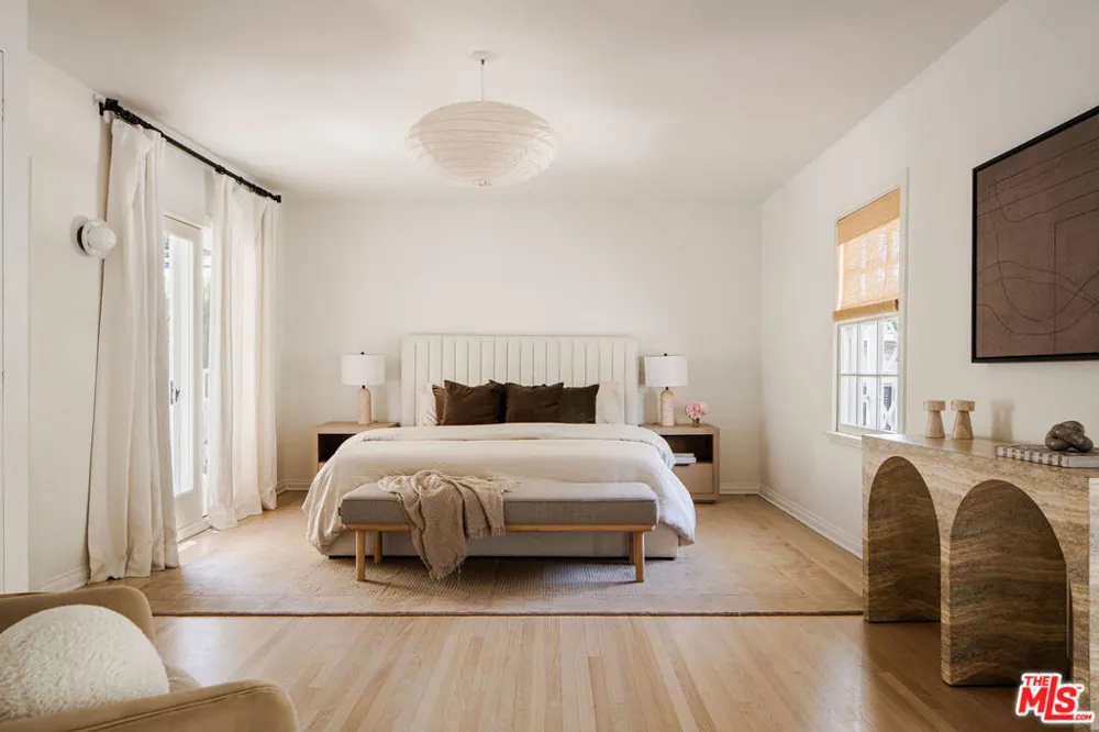 2518 Canyon Drive Los Angeles, CA 90068