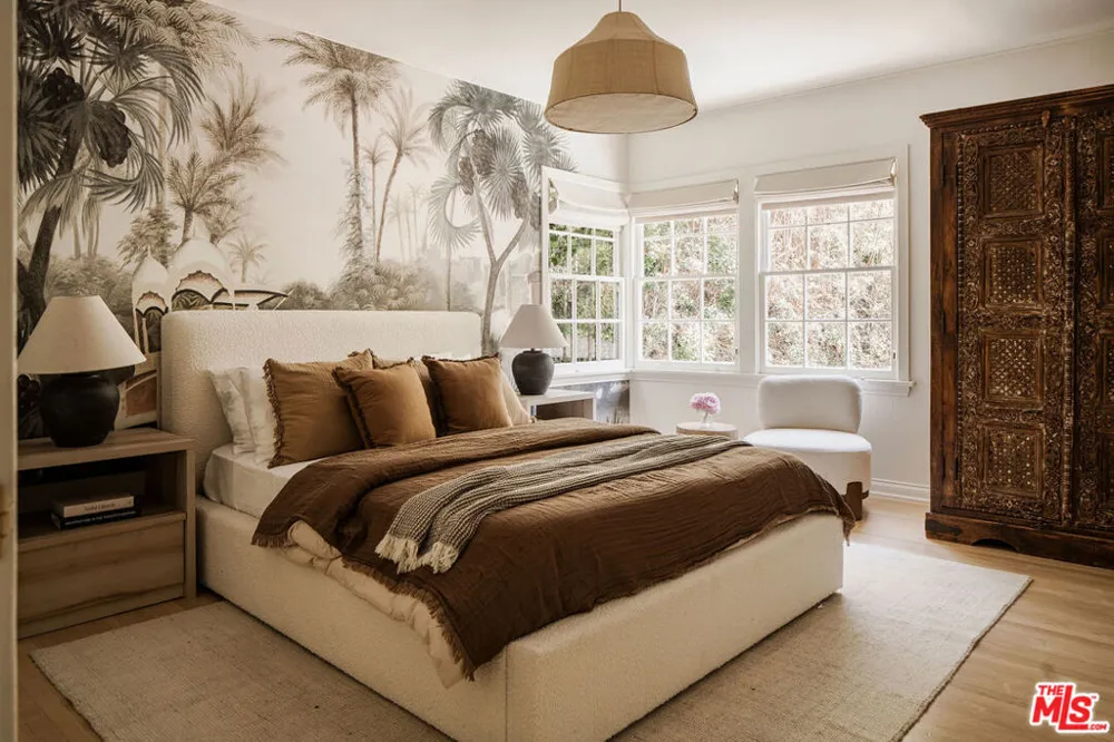 2518 Canyon Drive Los Angeles, CA 90068
