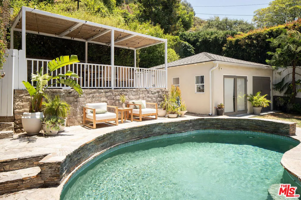 2518 Canyon Drive Los Angeles, CA 90068