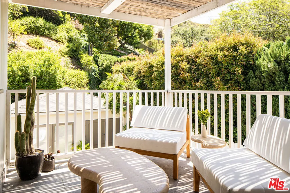 2518 Canyon Drive Los Angeles, CA 90068