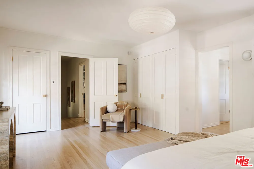 2518 Canyon Drive Los Angeles, CA 90068