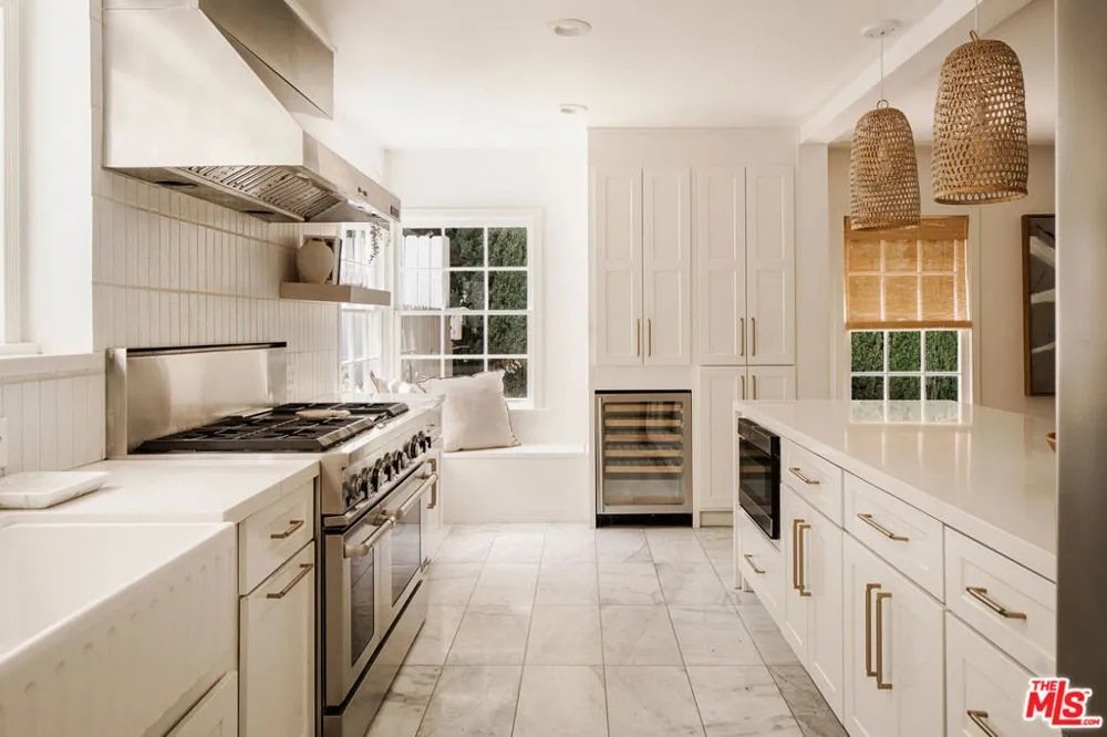 2518 Canyon Drive Los Angeles, CA 90068