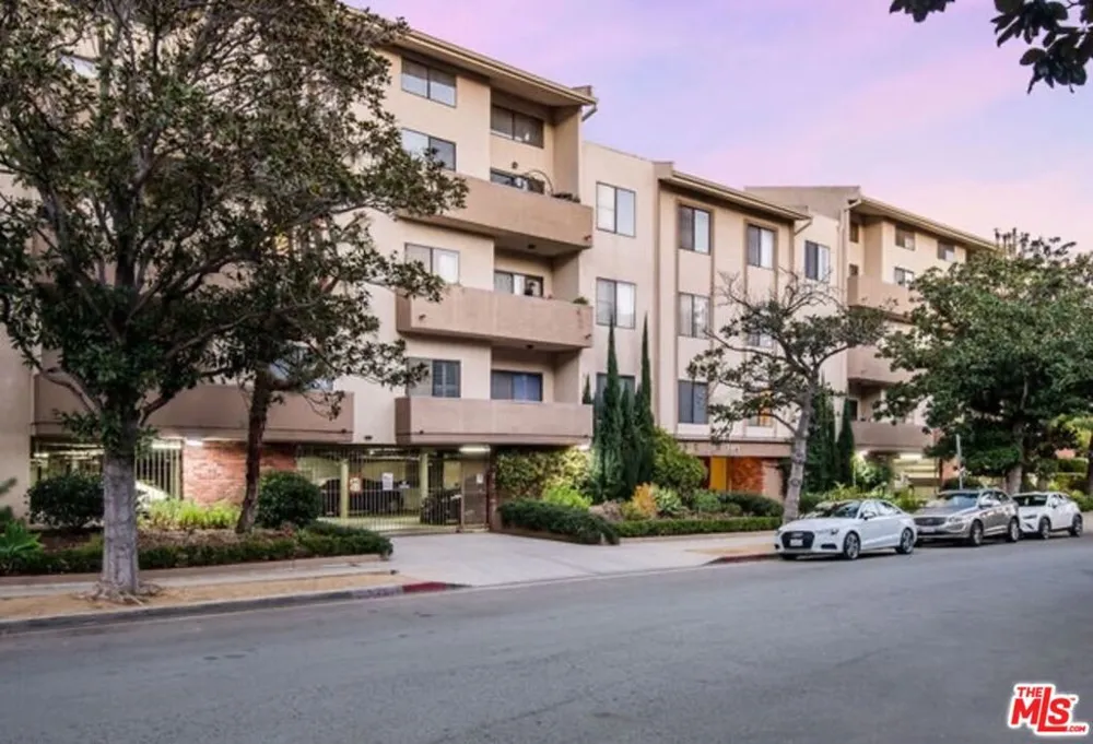 1944 Glendon Avenue #110 Los Angeles, CA 90025