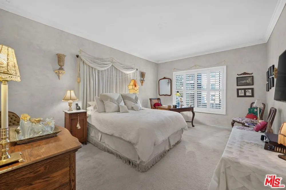 1944 Glendon Avenue #110 Los Angeles, CA 90025