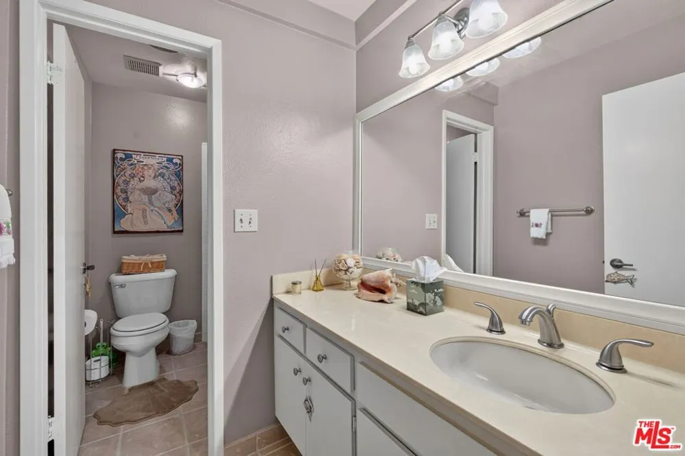 1944 Glendon Avenue #110 Los Angeles, CA 90025
