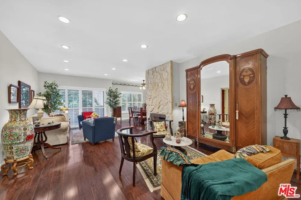1944 Glendon Avenue #110 Los Angeles, CA 90025