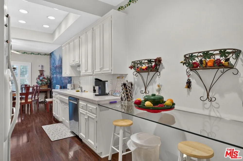 1944 Glendon Avenue #110 Los Angeles, CA 90025
