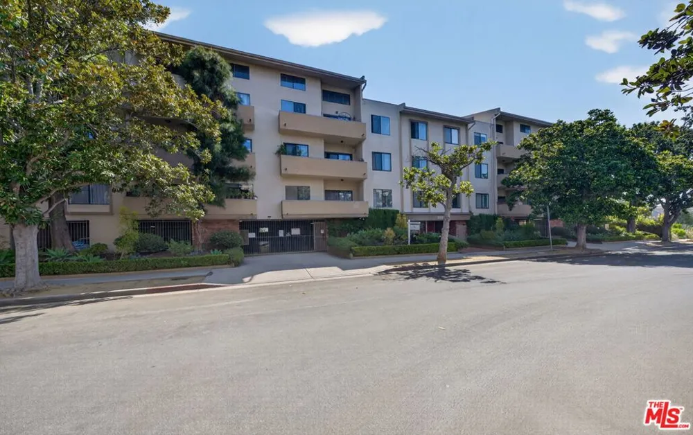 1944 Glendon Avenue #110 Los Angeles, CA 90025