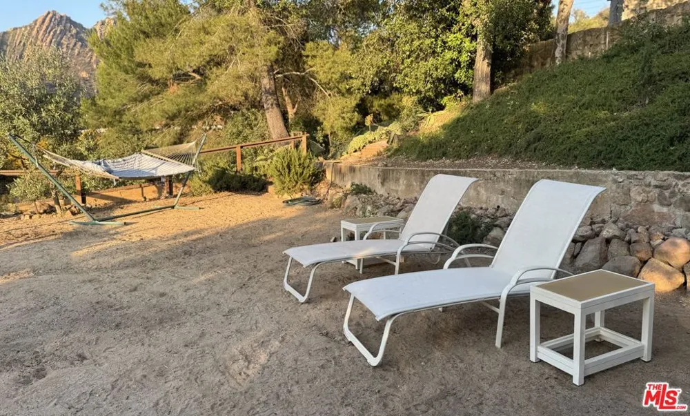 25202 Piuma Road Calabasas, CA 91302
