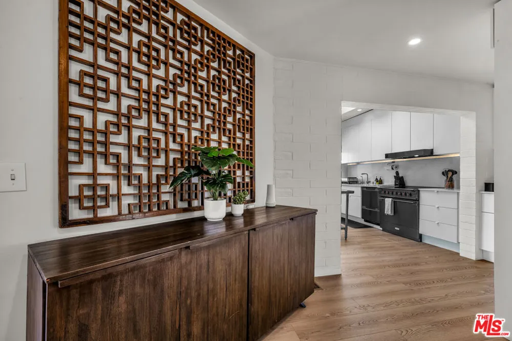 25202 Piuma Road Calabasas, CA 91302