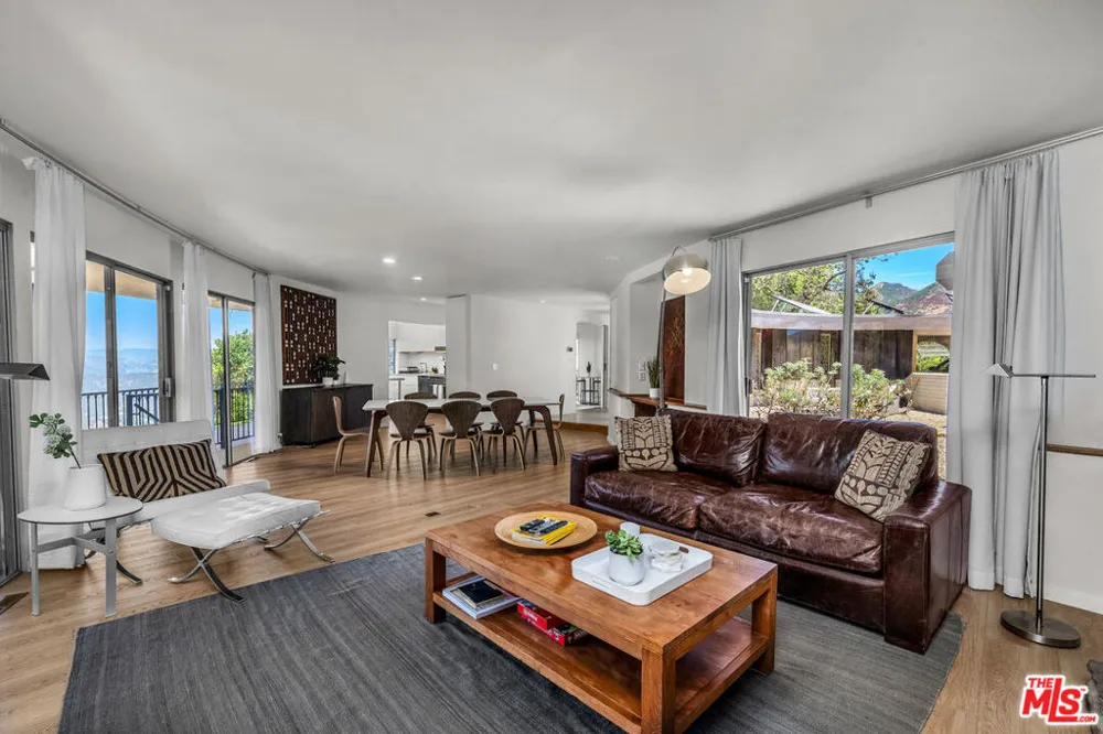 25202 Piuma Road Calabasas, CA 91302