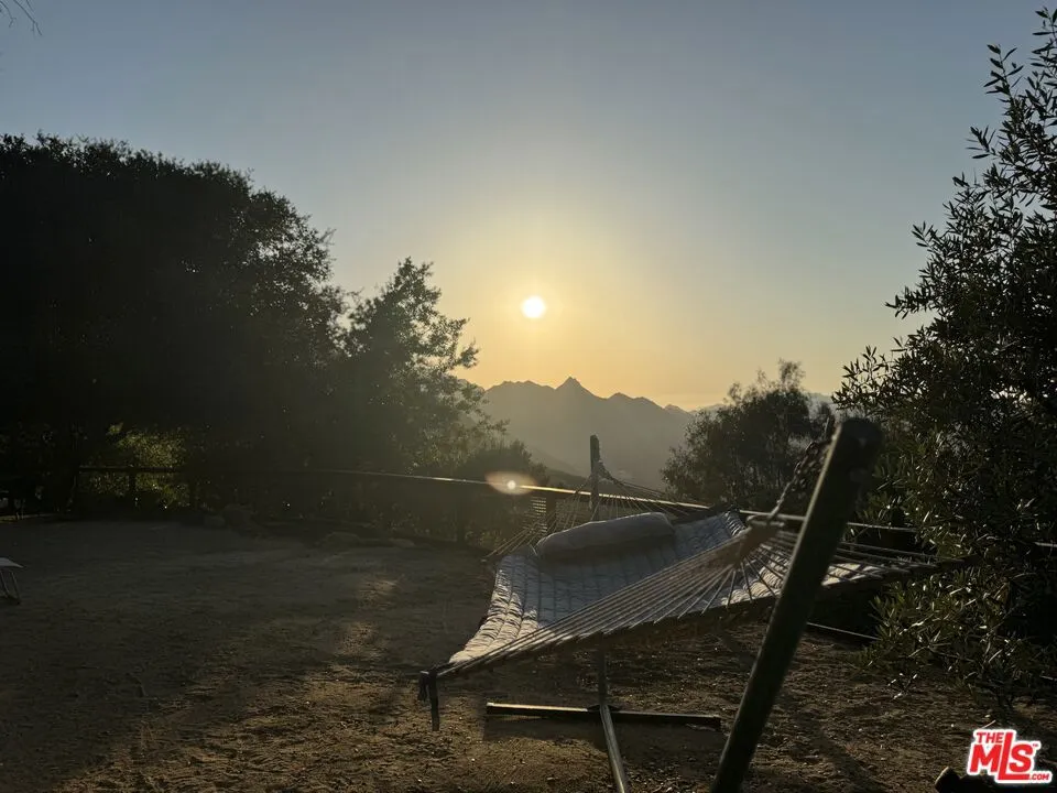 25202 Piuma Road Calabasas, CA 91302