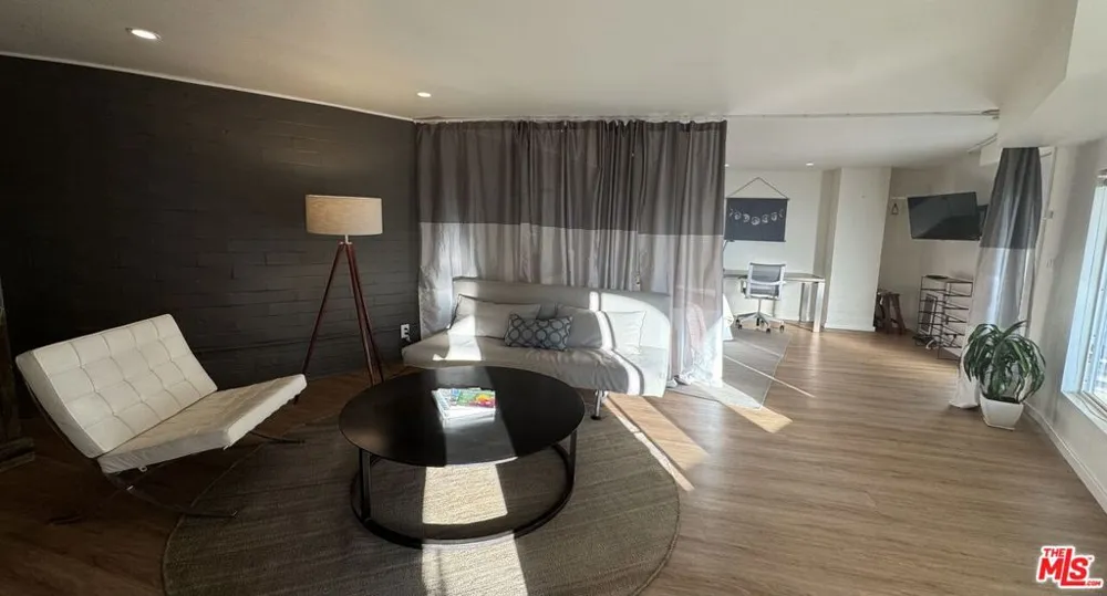 25202 Piuma Road Calabasas, CA 91302