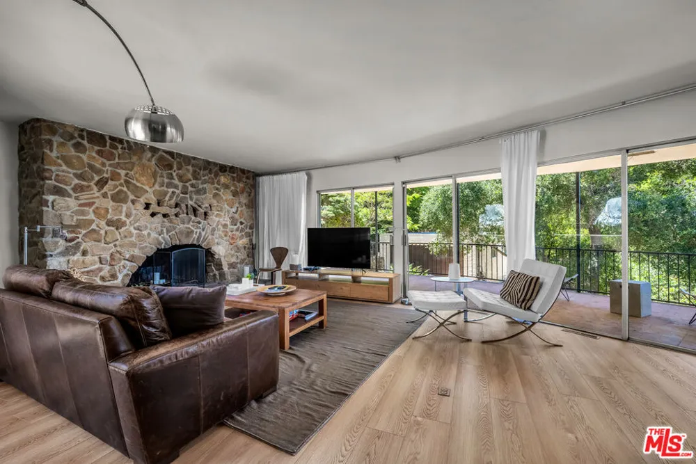 25202 Piuma Road Calabasas, CA 91302