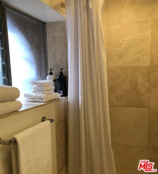 25202 Piuma Road Calabasas, CA 91302