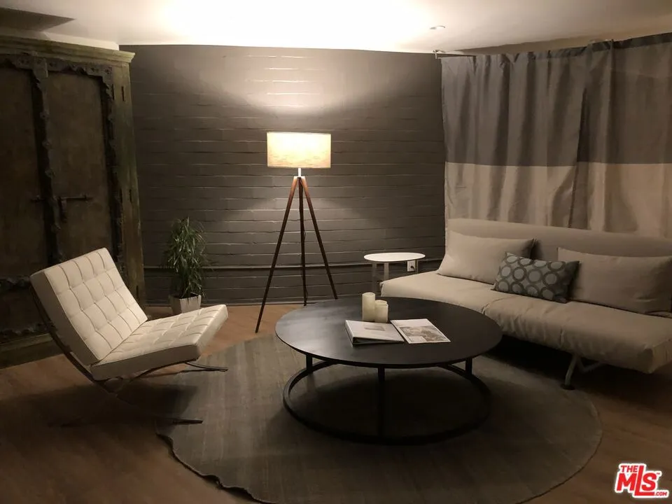 25202 Piuma Road Calabasas, CA 91302