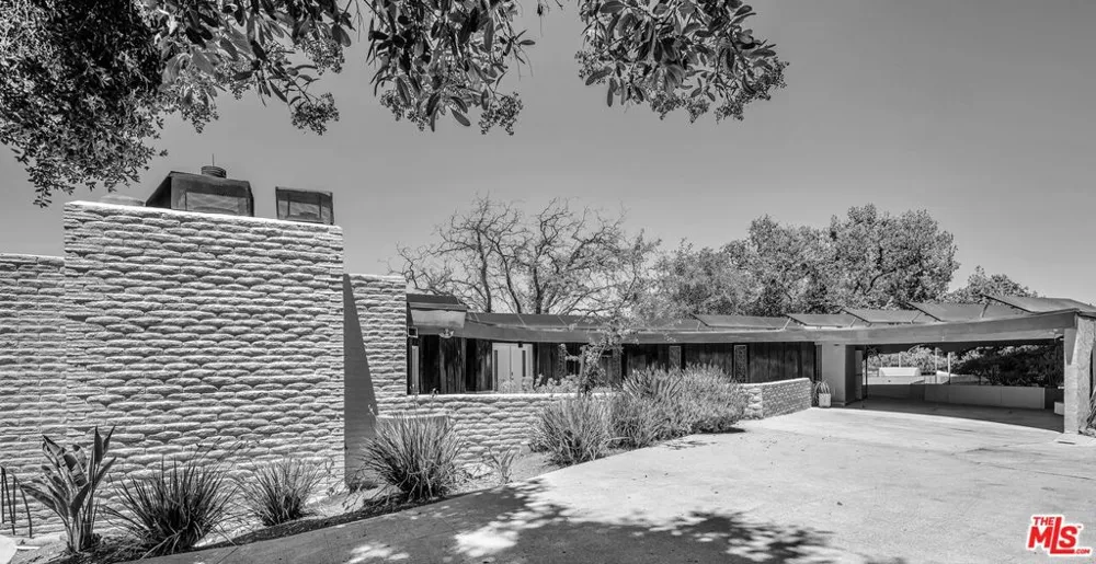 25202 Piuma Road Calabasas, CA 91302