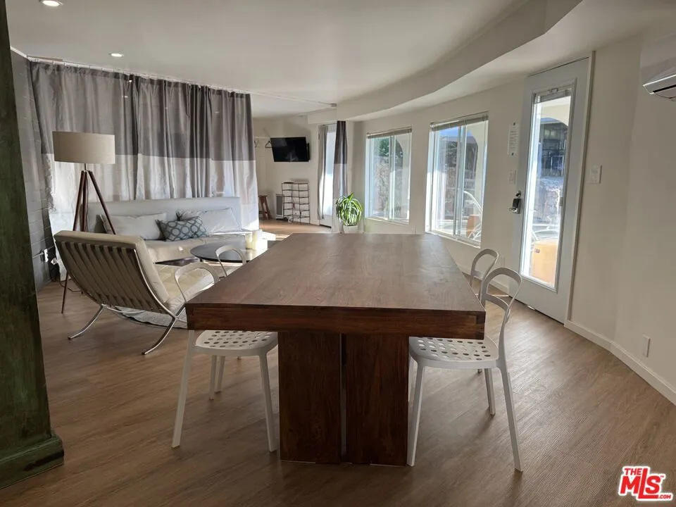 25202 Piuma Road Calabasas, CA 91302