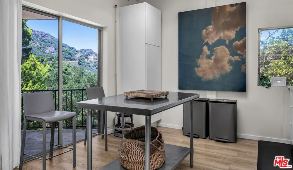 25202 Piuma Road Calabasas, CA 91302