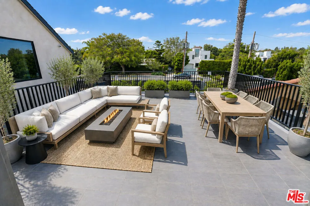12518 W Sunset Boulevard Los Angeles, CA 90049