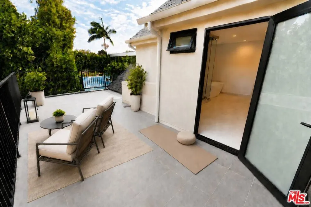 12518 W Sunset Boulevard Los Angeles, CA 90049