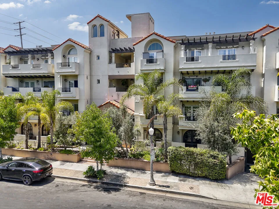 1135 Rexford Drive #302 Los Angeles, CA 90035