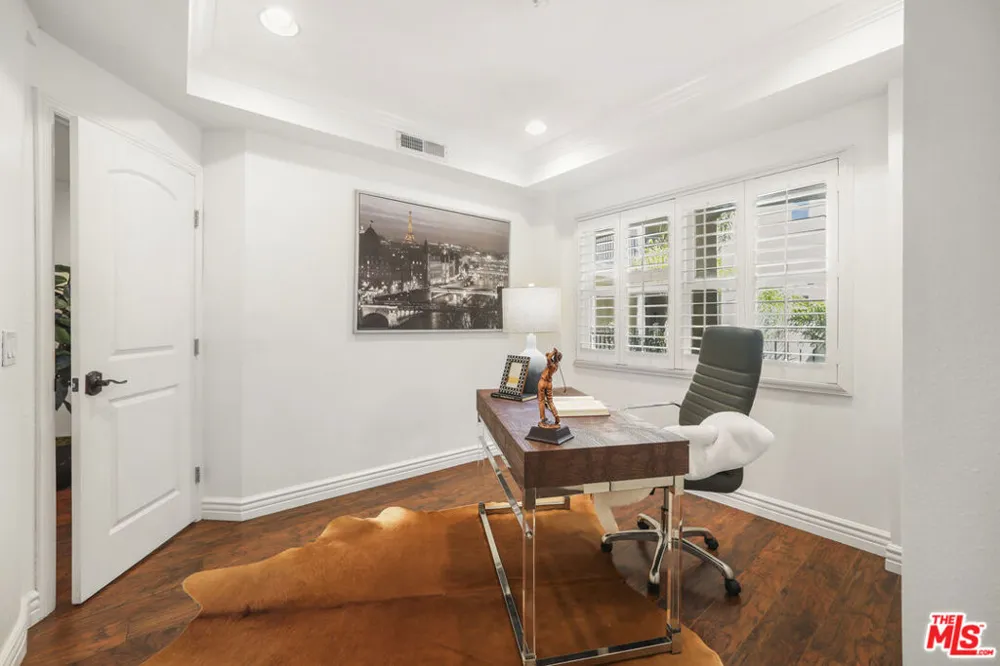 1135 Rexford Drive #302 Los Angeles, CA 90035