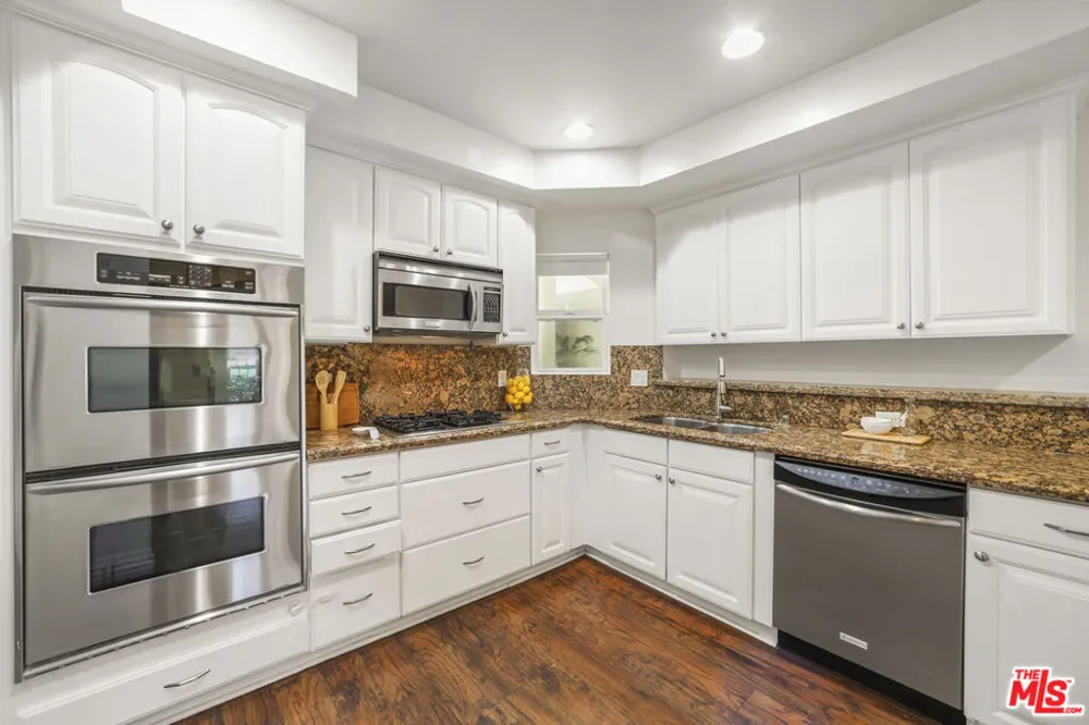 1135 Rexford Drive #302 Los Angeles, CA 90035