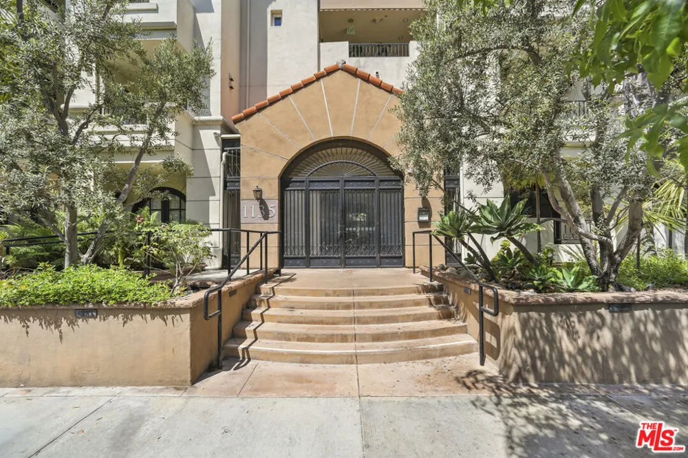 1135 Rexford Drive #302 Los Angeles, CA 90035