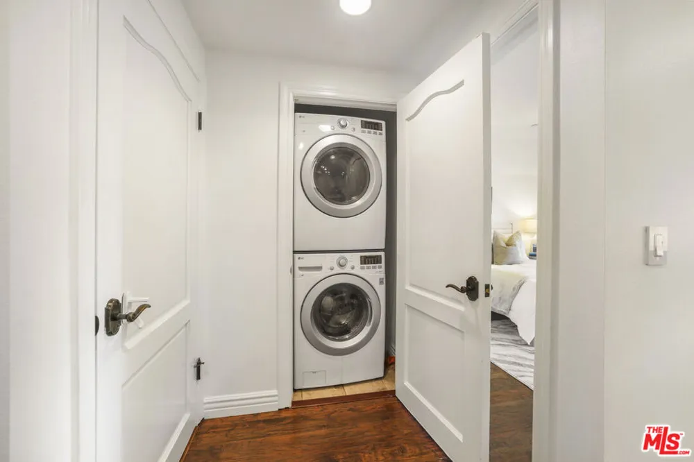 1135 Rexford Drive #302 Los Angeles, CA 90035