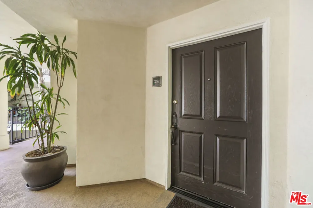 1135 Rexford Drive #302 Los Angeles, CA 90035