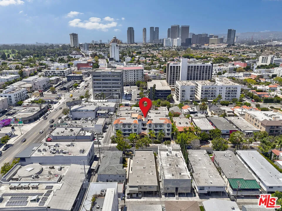 1135 Rexford Drive #302 Los Angeles, CA 90035