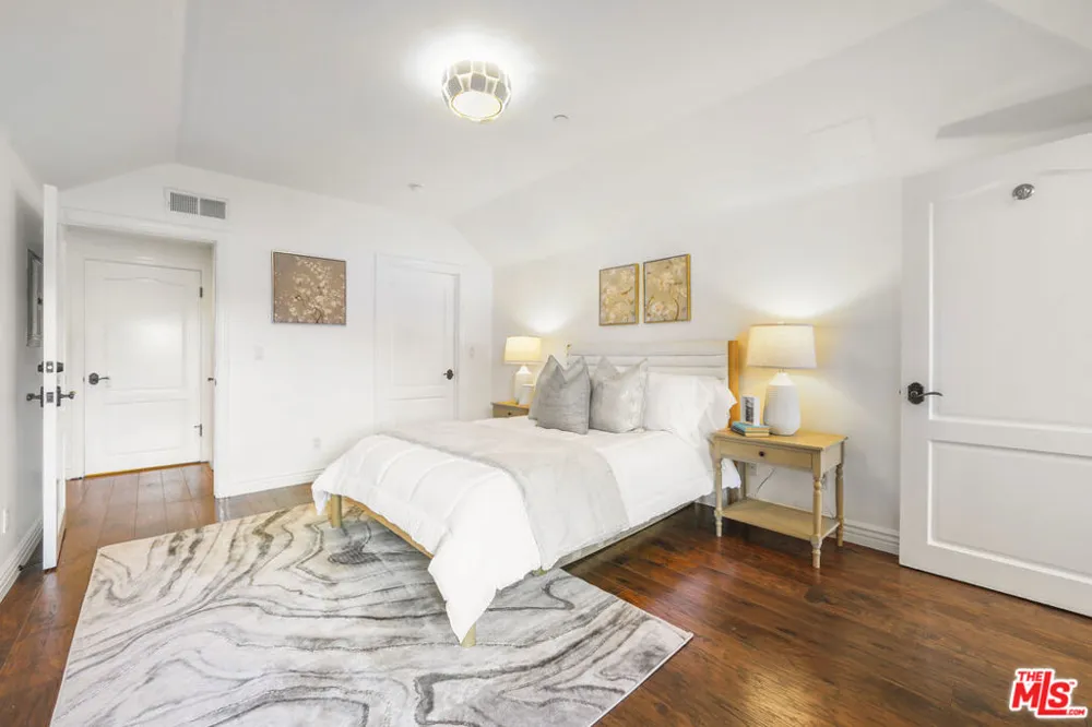1135 Rexford Drive #302 Los Angeles, CA 90035