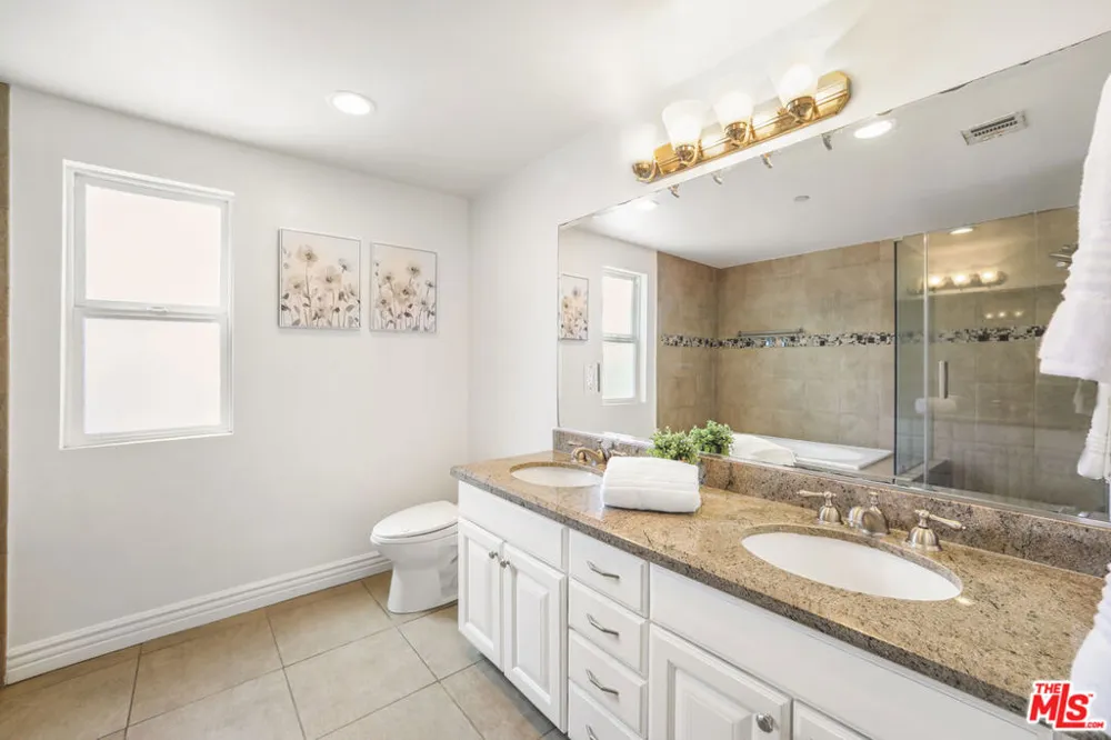 1135 Rexford Drive #302 Los Angeles, CA 90035
